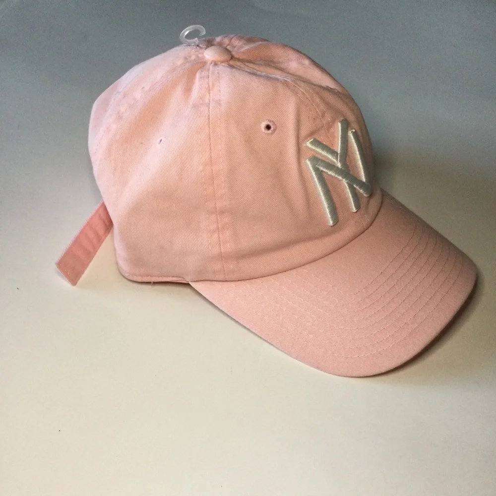AMERICAN NEEDLE NEW YORK YANKEES LOGO BASEBALL CAP PINK OS ADJUSTABLE NWT
